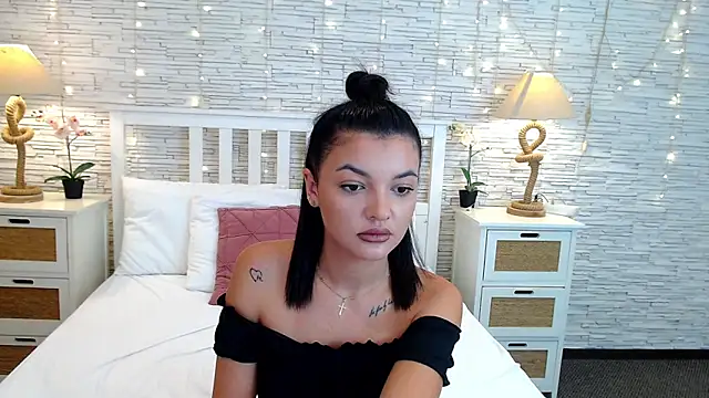 Snapshot of JasminLevi chatting on 09-15-25, 04:35 JasminLevi online show from 09-15-25, 04:35