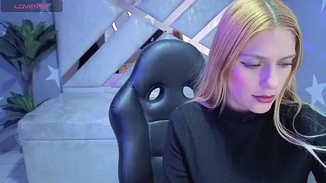 Snapshot of Candy_kush_t chatting on 02-12-26, 08:30 Candy kush t online show from 02-12-26, 08:30