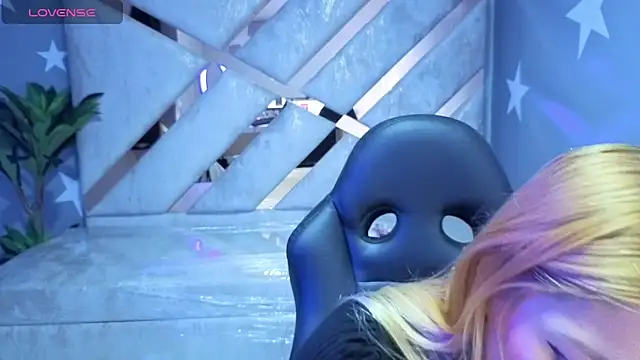 Snapshot of Candy_kush_t chatting on 02-18-26, 08:16 Candy kush t online show from 02-18-26, 08:16