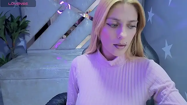 Snapshot of Candy_kush_t chatting on 02-11-26, 03:17 Candy kush t online show from 02-11-26, 03:17