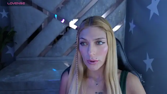 Snapshot of Candy_kush_t chatting on 02-06-26, 08:49 Candy kush t online show from 02-06-26, 08:49