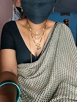 Snapshot of SindhuHappy chatting on 04-19-26, 04:30 SindhuHappy online show from 04-19-26, 04:30