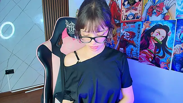 Snapshot of Sweet_1Angel chatting on 09-27-25, 12:44 Sweet 1Angel online show from 09-27-25, 12:44