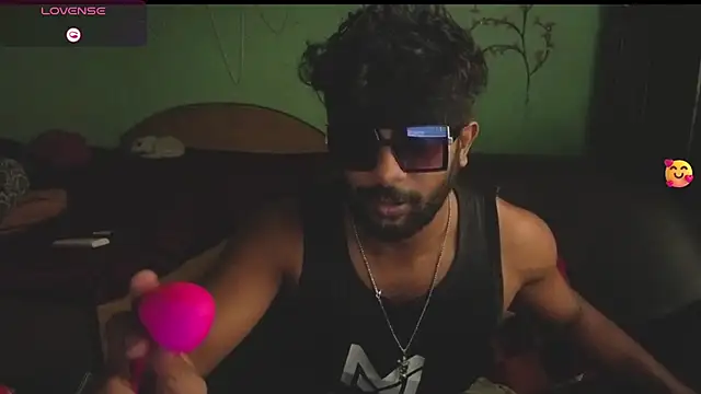 Snapshot of royeoy22 chatting on 04-13-26, 07:23 royeoy22 online show from 04-13-26, 07:23