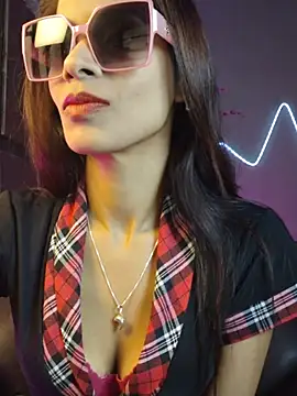 Snapshot of royeoy22 chatting on 04-15-26, 04:18 royeoy22 online show from 04-15-26, 04:18