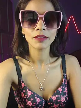 royeoy22 online show from 05-18-26, 06:51