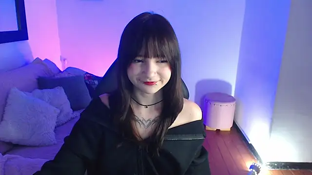  Charlotte Collins  online show from 12-19-25, 03:03