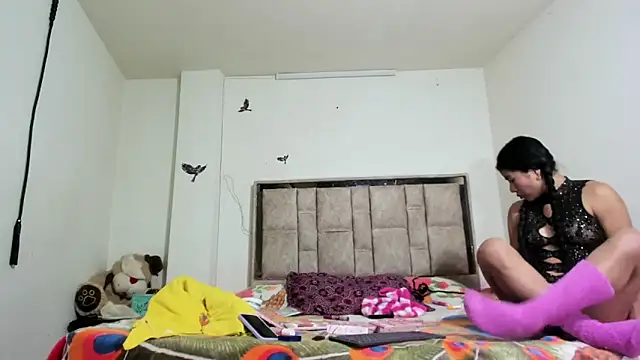 Snapshot of sophiaydaphne chatting on 11-21-25, 02:49 sophiaydaphne online show from 11-21-25, 02:49