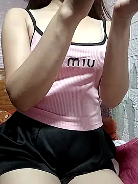 Snapshot of mymy06 chatting on 09-15-25, 01:06 mymy06 online show from 09-15-25, 01:06