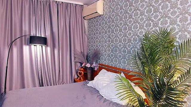 exposed lizzy online show from 11-29-25, 08:53