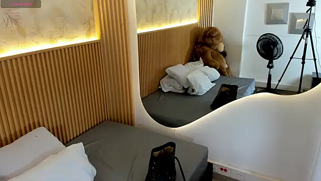 Snapshot of Liss-Reyes chatting on 06-12-26, 12:14 Liss-Reyes online show from 06-12-26, 12:14