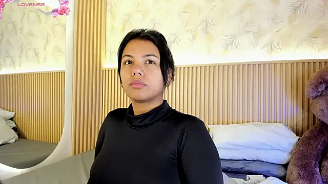Snapshot of Liss-Reyes chatting on 06-13-26, 12:03 Liss-Reyes online show from 06-13-26, 12:03