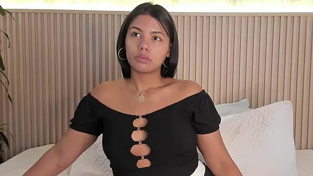 Snapshot of Liss-Reyes chatting on 10-05-25, 01:13 Liss-Reyes online show from 10-05-25, 01:13