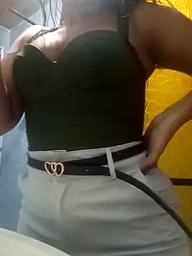 Snapshot of Liss-Reyes chatting on 05-10-26, 01:14 Liss-Reyes online show from 05-10-26, 01:14