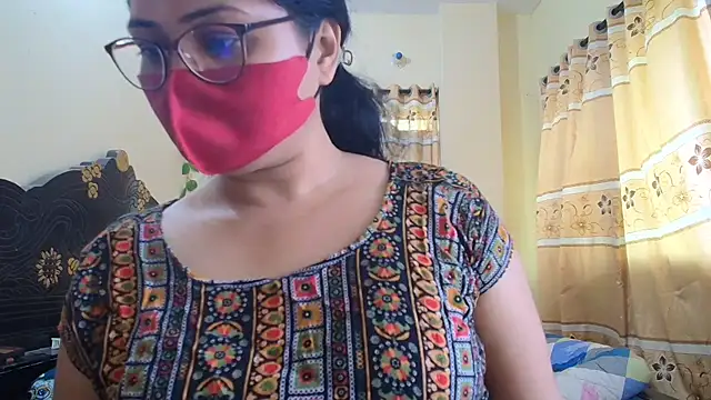 Elena cruz5 online show from 04-18-26, 06:27