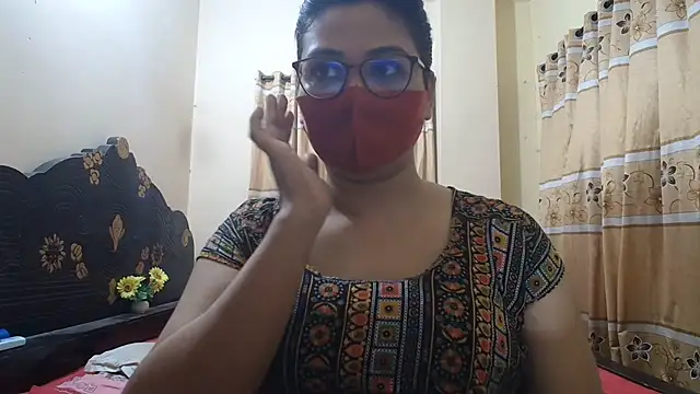 Snapshot of Elena_cruz5 chatting on 07-15-26, 05:53 Elena cruz5 online show from 07-15-26, 05:53