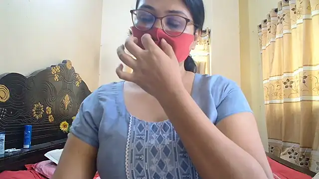 Snapshot of Elena_cruz5 chatting on 06-30-26, 04:45 Elena cruz5 online show from 06-30-26, 04:45