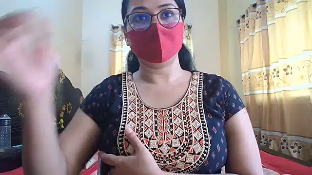 Snapshot of Elena_cruz5 chatting on 06-20-26, 04:39 Elena cruz5 online show from 06-20-26, 04:39