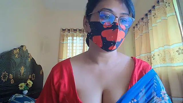 Snapshot of Elena_cruz5 chatting on 07-20-26, 03:36 Elena cruz5 online show from 07-20-26, 03:36