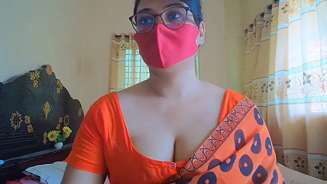 Snapshot of Elena_cruz5 chatting on 07-15-26, 05:03 Elena cruz5 online show from 07-15-26, 05:03