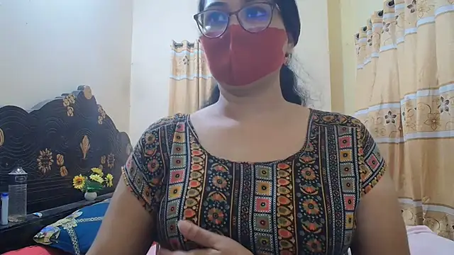 Snapshot of Elena_cruz5 chatting on 06-17-26, 03:44 Elena cruz5 online show from 06-17-26, 03:44