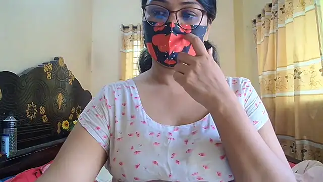 Snapshot of Elena_cruz5 chatting on 06-25-26, 05:12 Elena cruz5 online show from 06-25-26, 05:12