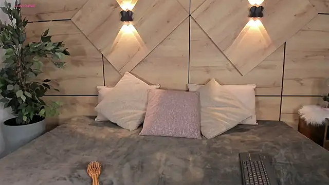 Vale Lux online show from 10-10-25, 12:06