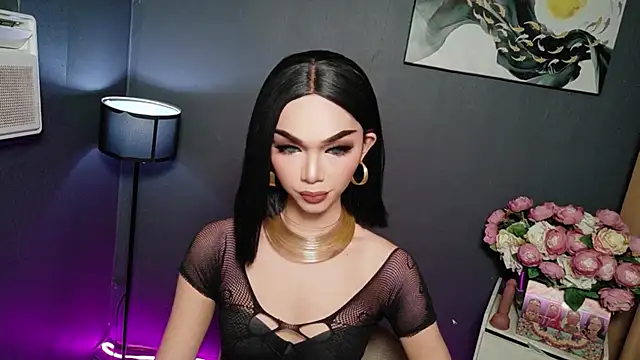 Snapshot of BelindaAbundance chatting on 11-22-25, 01:32 BelindaAbundance online show from 11-22-25, 01:32