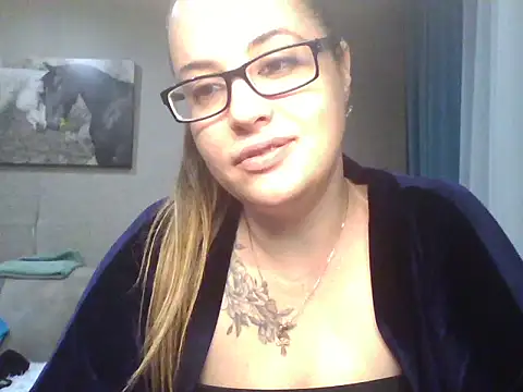 Snapshot of karina160000 chatting on 02-10-26, 03:00 karina160000 online show from 02-10-26, 03:00