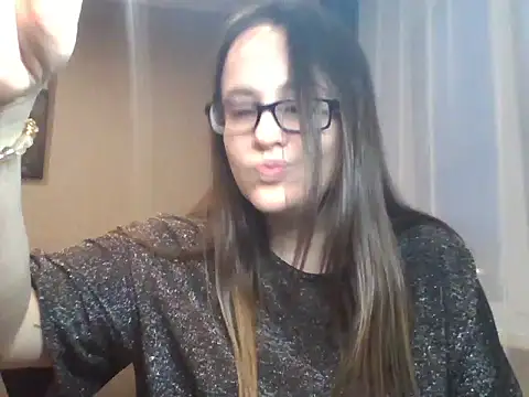 Snapshot of karina160000 chatting on 02-13-26, 02:06 karina160000 online show from 02-13-26, 02:06