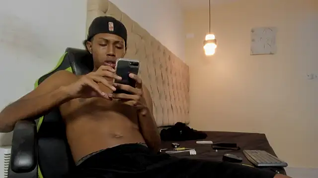 Jax Maliq online show from 10-28-25, 11:03