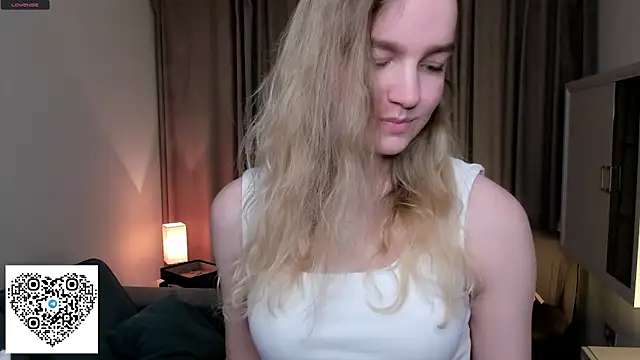 Snapshot of KerenFurguson chatting on 10-08-25, 08:20 KerenFurguson online show from 10-08-25, 08:20