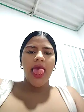 Snapshot of daringxxxhot chatting on 09-20-25, 11:04 daringxxxhot online show from 09-20-25, 11:04