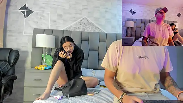 Snapshot of markAndPhilip chatting on 10-15-25, 12:24 markAndPhilip online show from 10-15-25, 12:24