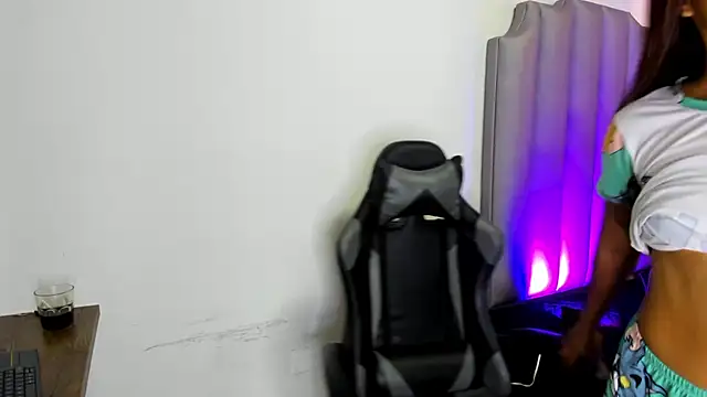 Miaa Rosse online show from 10-19-25, 12:41