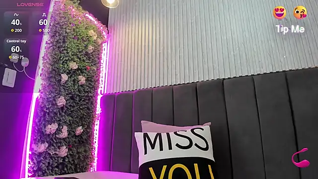 Skarlett hot  online show from 02-12-26, 10:20