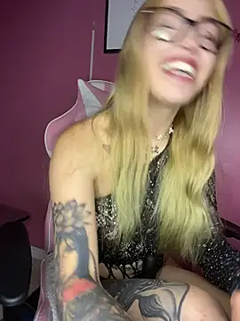 Snapshot of PrettyAshley_ chatting on 06-25-26, 11:54 PrettyAshley online show from 06-25-26, 11:54