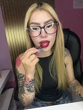 Snapshot of PrettyAshley_ chatting on 07-19-26, 02:25 PrettyAshley online show from 07-19-26, 02:25