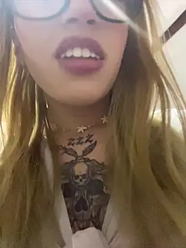 Snapshot of PrettyAshley_ chatting on 06-20-26, 11:21 PrettyAshley online show from 06-20-26, 11:21