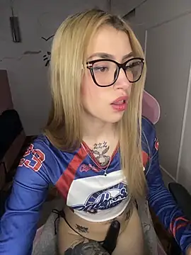Snapshot of PrettyAshley_ chatting on 05-31-26, 07:14 PrettyAshley online show from 05-31-26, 07:14