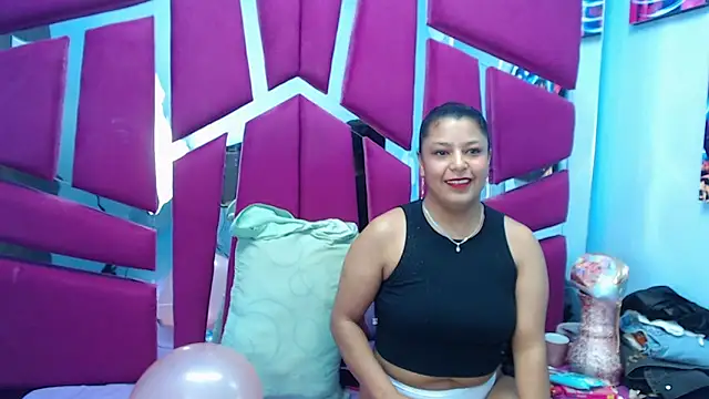 Carolina Suarez  online show from 03-17-26, 02:25