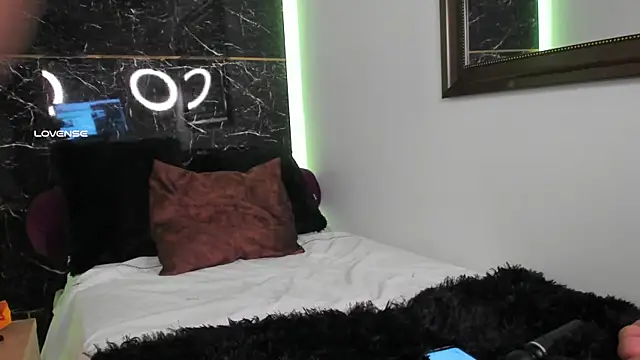 Snapshot of charlotte_line chatting on 10-27-25, 06:31 charlotte line online show from 10-27-25, 06:31