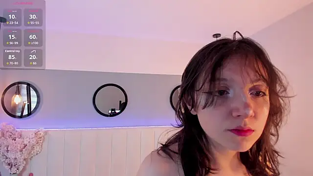 Snapshot of Nina_Ford chatting on 05-23-26, 03:05 Nina Ford online show from 05-23-26, 03:05
