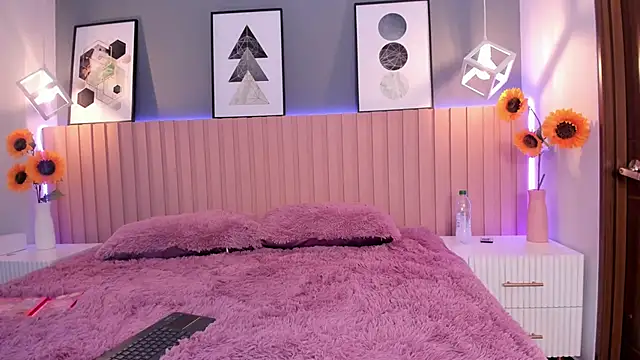 Nina Ford online show from 10-10-25, 03:29