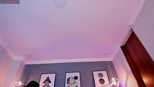 Nina Ford online show from 11-26-25, 03:06