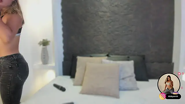 aby smiith  online show from 03-25-26, 08:30