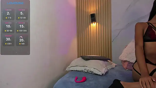 Valentinaliux  online show from 03-05-26, 12:24