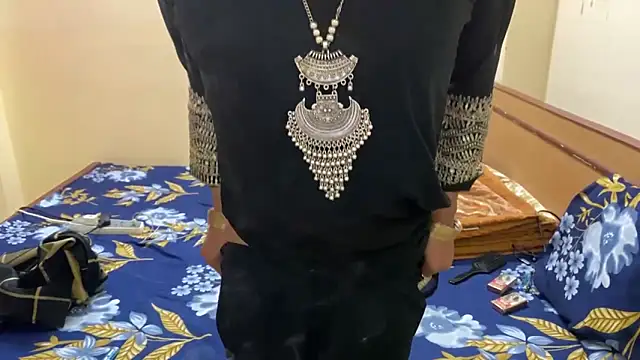 LuvLayla online show from 01-11-26, 08:05