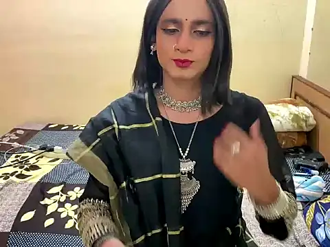 LuvLayla online show from 12-19-25, 06:32