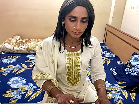 LuvLayla online show from 01-08-26, 05:08